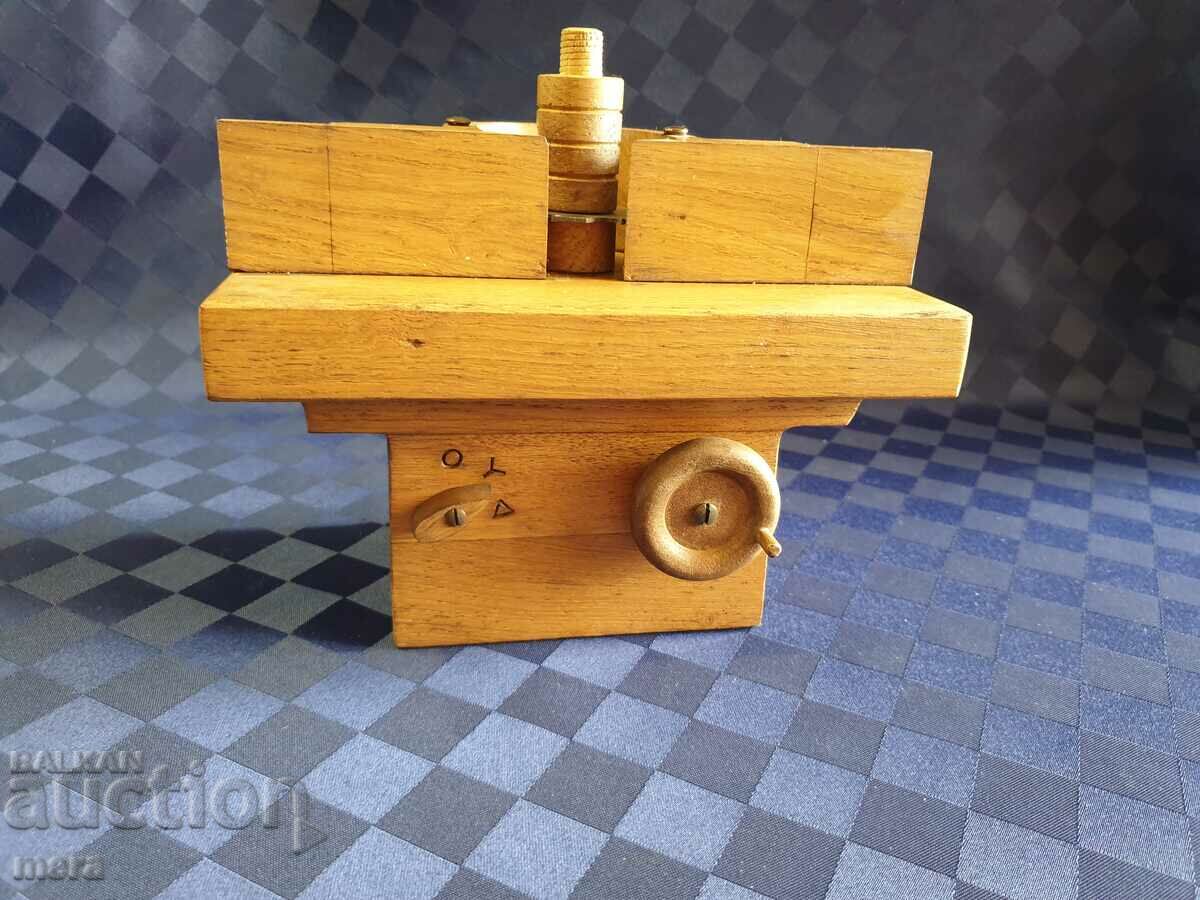 Model of a toy carpentry router