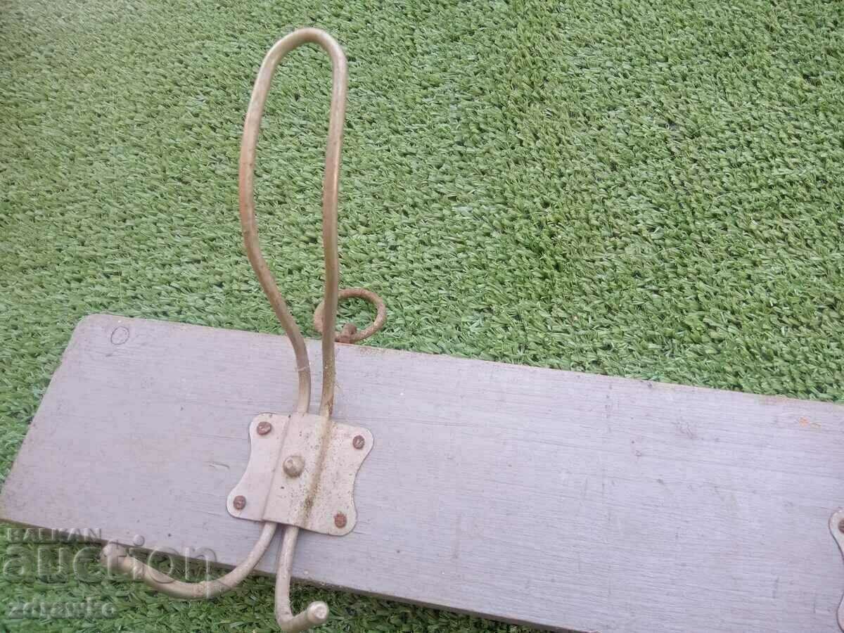 Umeraș din lemn vintage cu preț 15.00 BGN | € 7.67