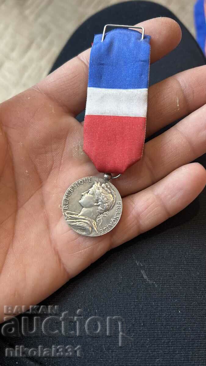 Ασημένιο γαλλικό μετάλλιο!