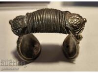 Renaissance Silver Slingshot Bracelet! Jewelry, jewelry!