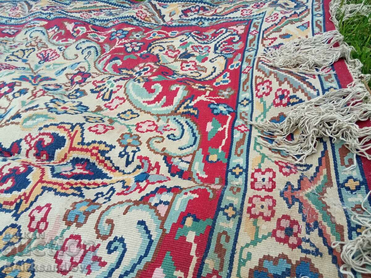 Delivery of a large Kotlen carpet Delivery of a large Kotlen carpet