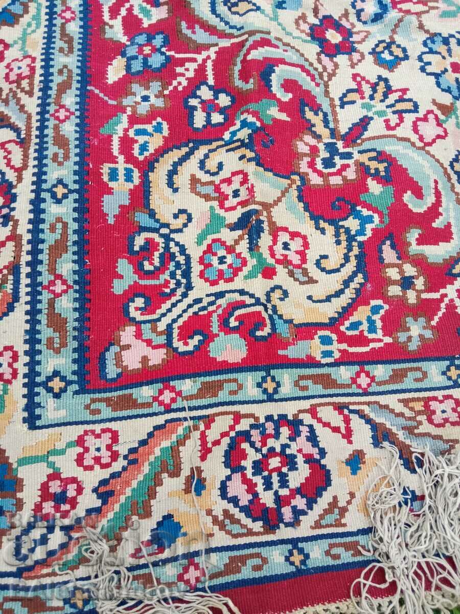 a large Kotlen carpet