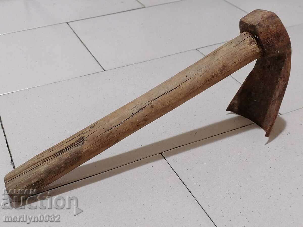 Tesla renascentist pentru săpat jgheaburi și gropi primitive - 5