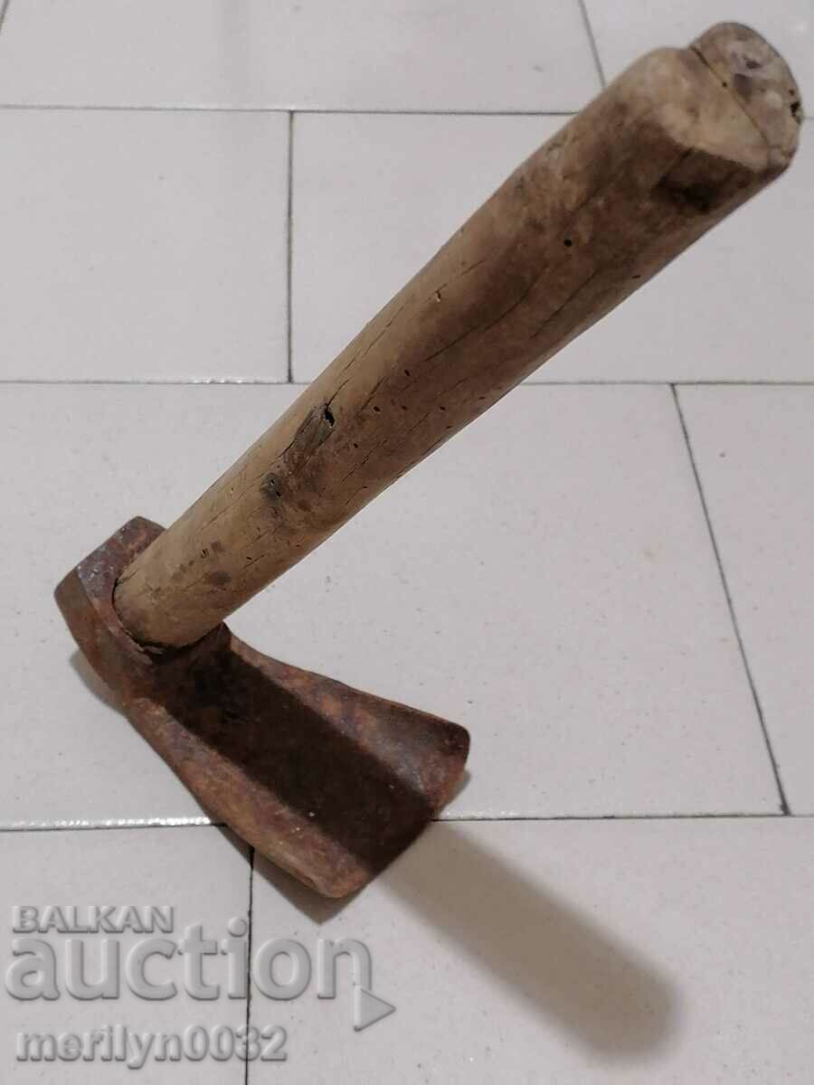 Tesla renascentist pentru săpat jgheaburi și gropi primitive - 7