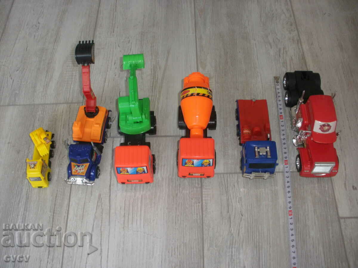 Toys-Lot Trucks-7 pcs