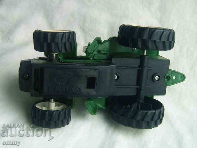 Plastic toy tractor - "Li Tian" - 5 Plastic toy tractor - "Li Tian" - 5