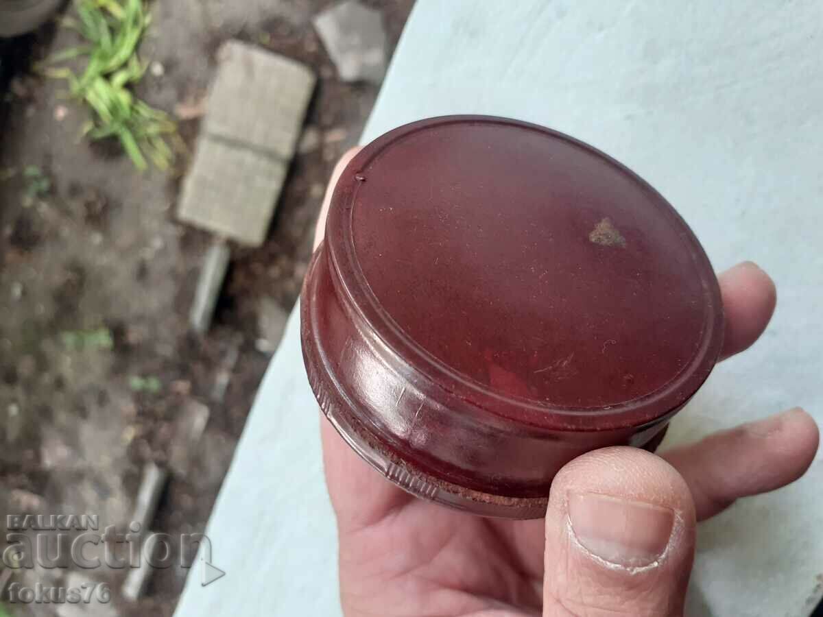 Auction An old bakelite tin of shoe cream Lach Auction An old bakelite tin of shoe cream Lach