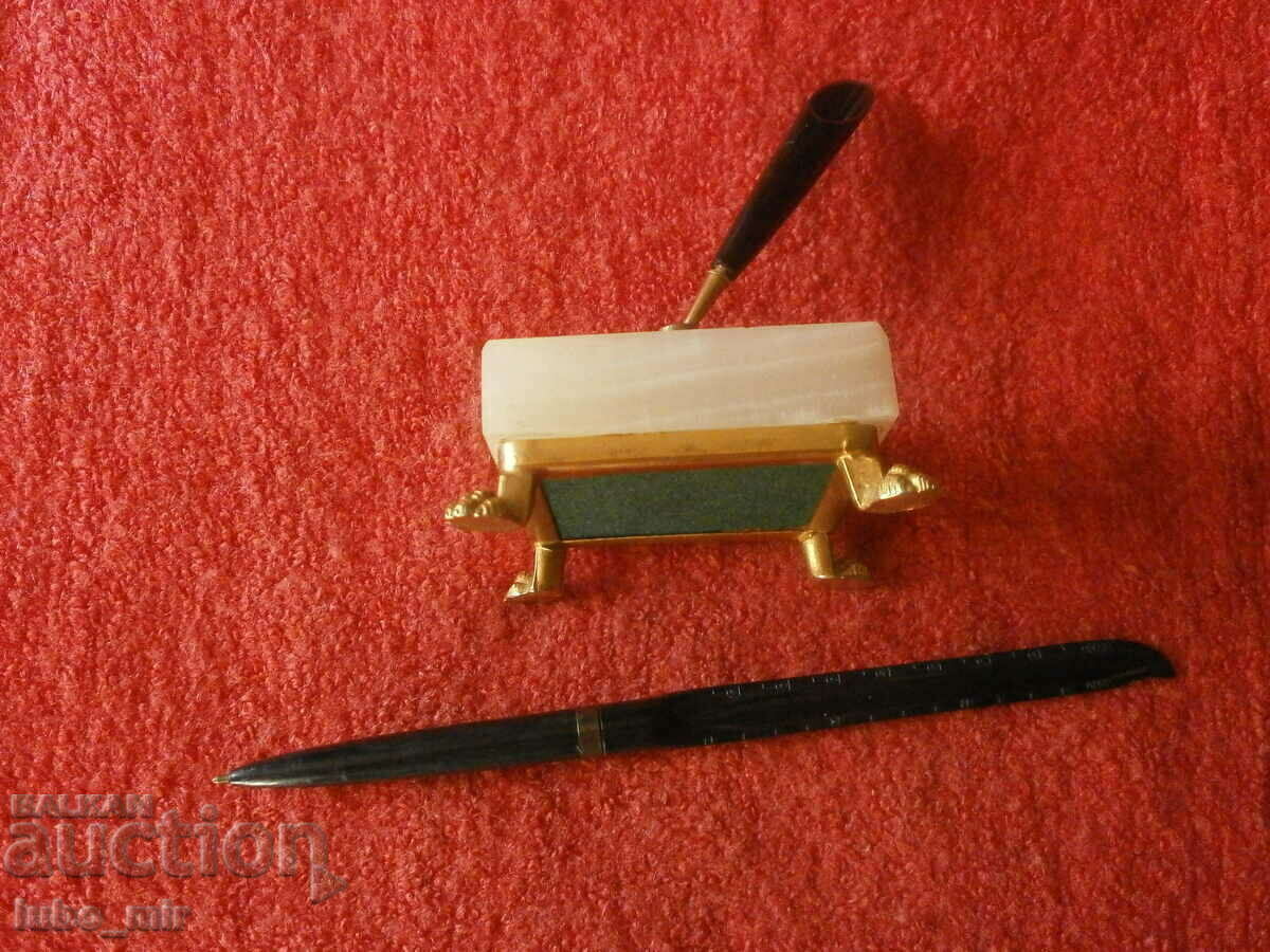 Licitație O OALA VECHIA DE CHIMICE CU UN STUP FRUMOS