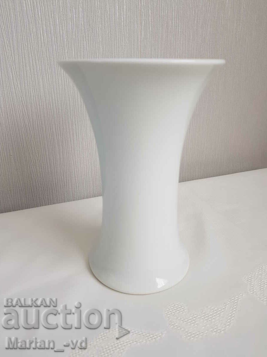 Βάζο Thomas με καθαρές γραμμές και απλό σχέδιο 1932 με τιμή 35.00 BGN | € 17.90