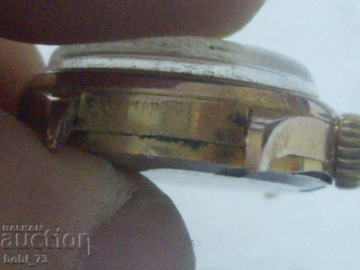 Delivery of Old ladies watch Delivery of Old ladies watch