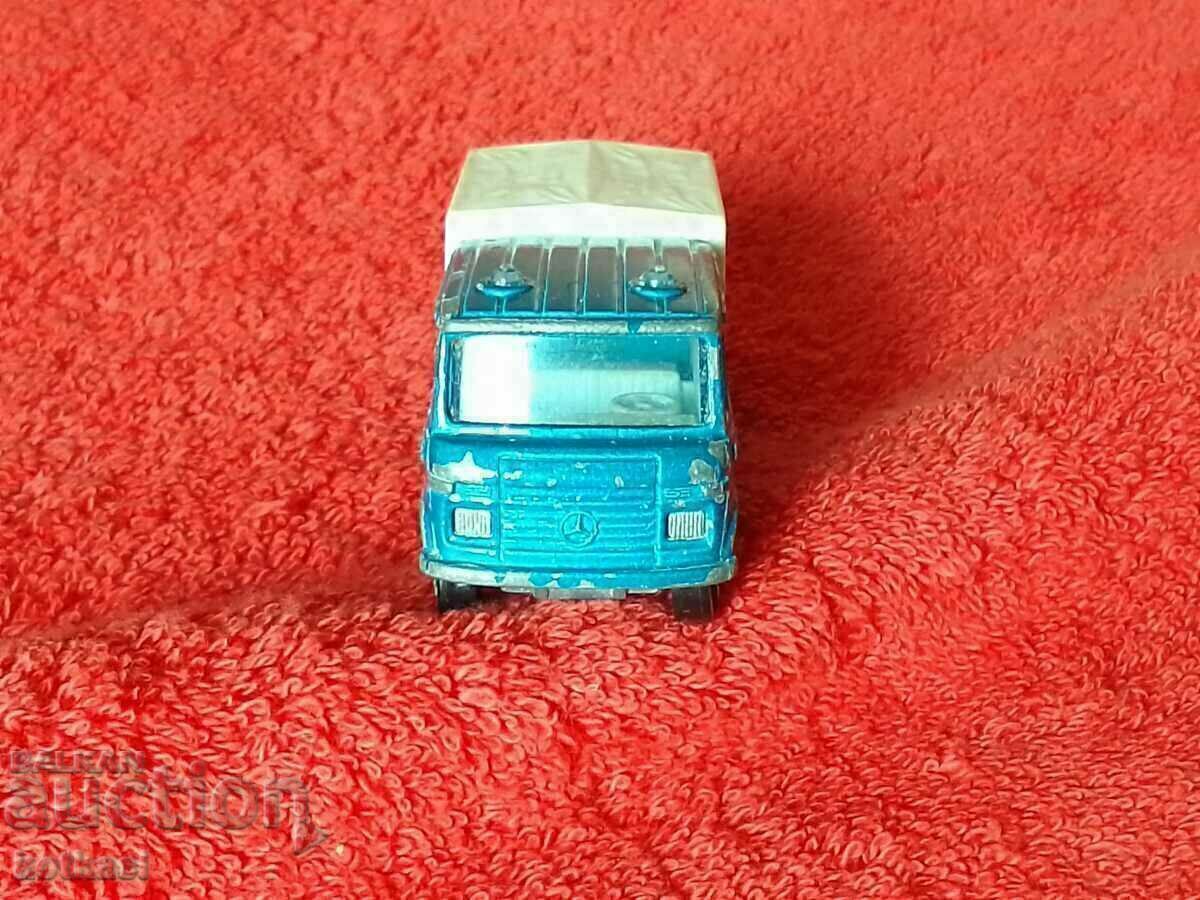 Licitație Vechi autobuz metal van Franta Mercedes MAJORETTE Licitație Vechi autobuz metal van Franta Mercedes MAJORETTE
