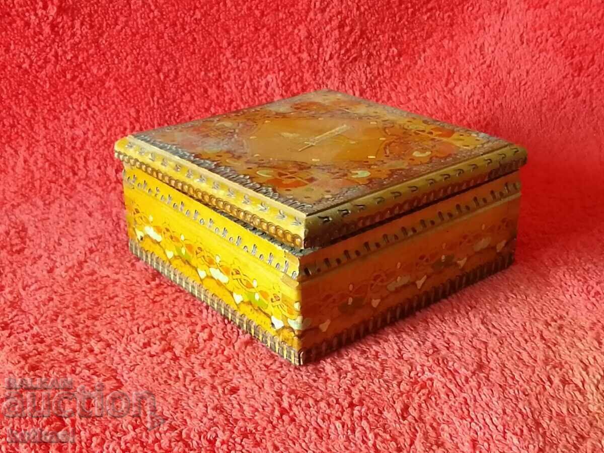Old wooden cigarette box pyrographed Tabakera with price 25.50 BGN | € 13.04 Old wooden cigarette box pyrographed Tabakera with price 25.50 BGN | € 13.04