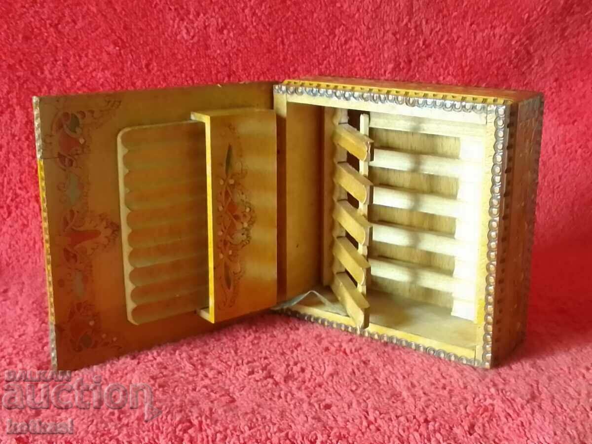 Стара дървена кутия за цигари пирографирана Табакера - 7