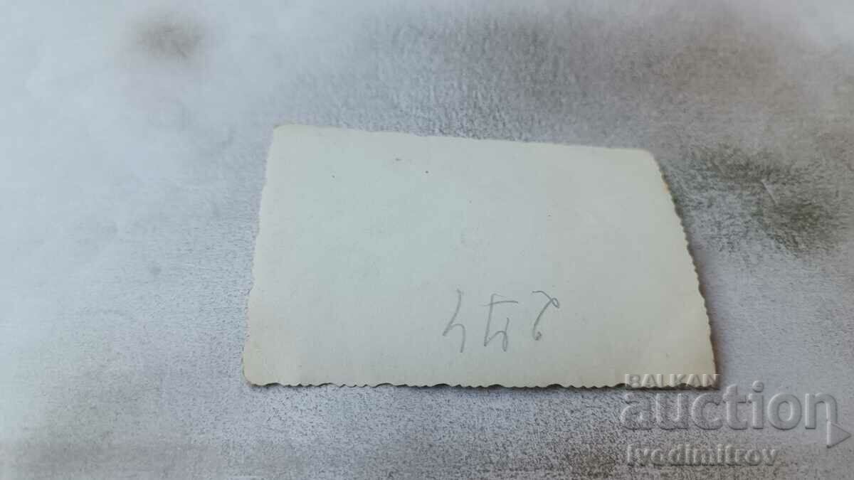 Φωτογραφία Σοφία Δύο γυναίκες με χειμωνιάτικα παλτά στον κήπο του Μπόρις με τιμή 2.45 BGN | € 1.25 Φωτογραφία Σοφία Δύο γυναίκες με χειμωνιάτικα παλτά στον κήπο του Μπόρις με τιμή 2.45 BGN | € 1.25