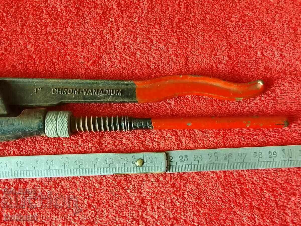 Auction Old metal plumbing wrench master Auction Old metal plumbing wrench master
