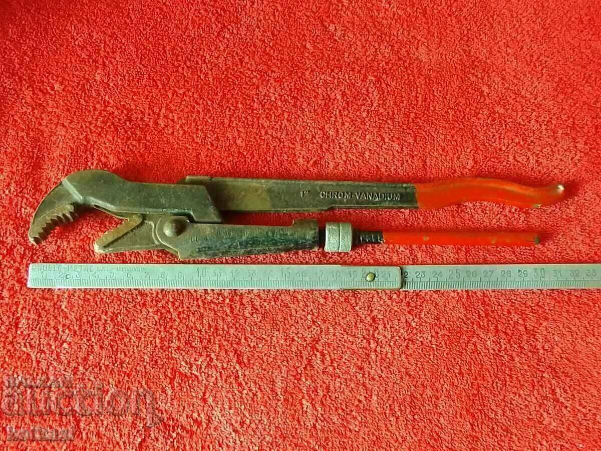 Old metal plumbing wrench master - 5 Old metal plumbing wrench master - 5