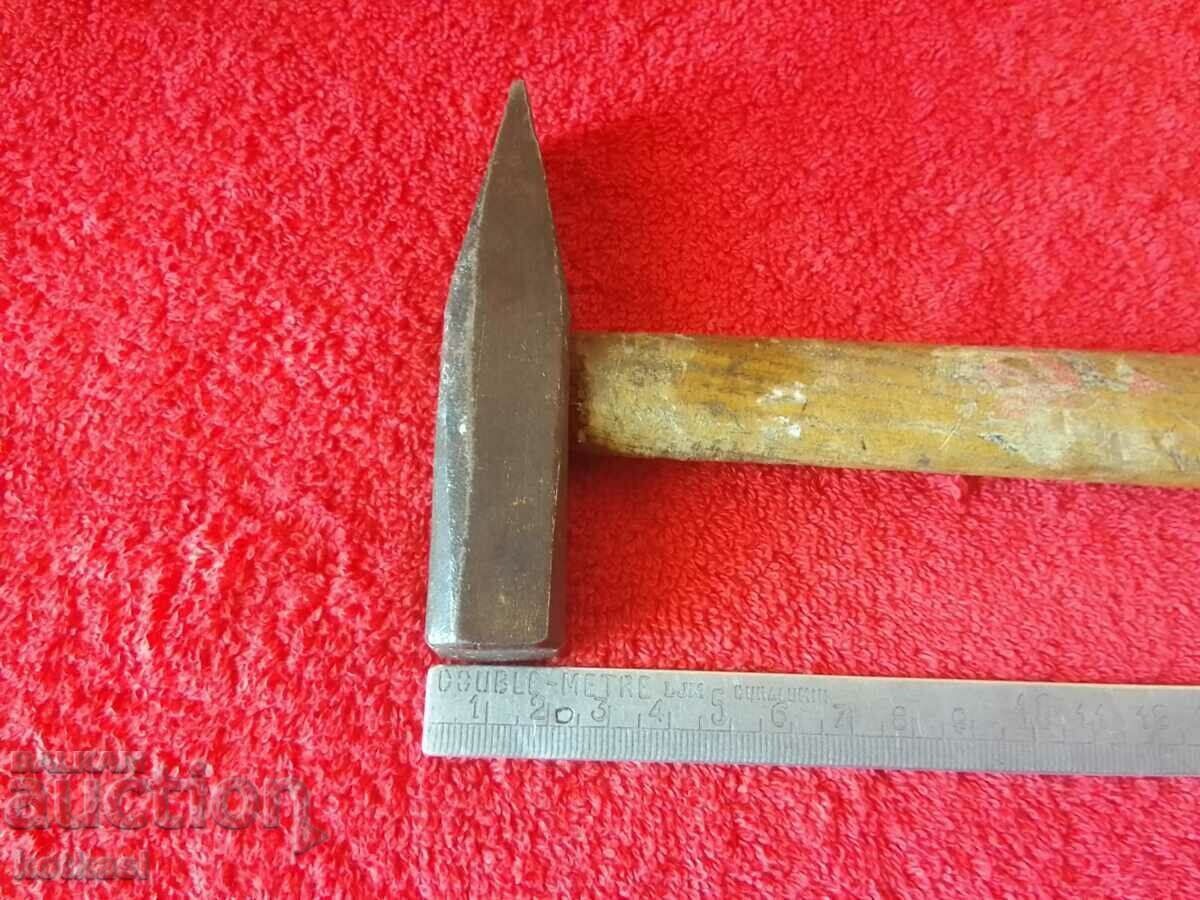 Old metal 338 gram Hammer with price 10.50 BGN | € 5.37 Old metal 338 gram Hammer with price 10.50 BGN | € 5.37