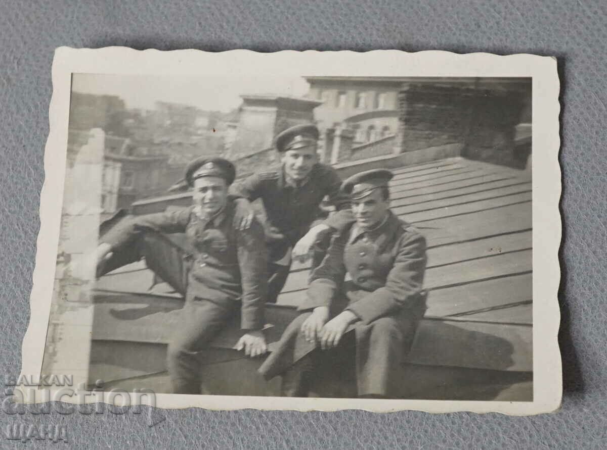 Παλιά στρατιωτική φωτογραφία στολή καπέλο στρατιωτών