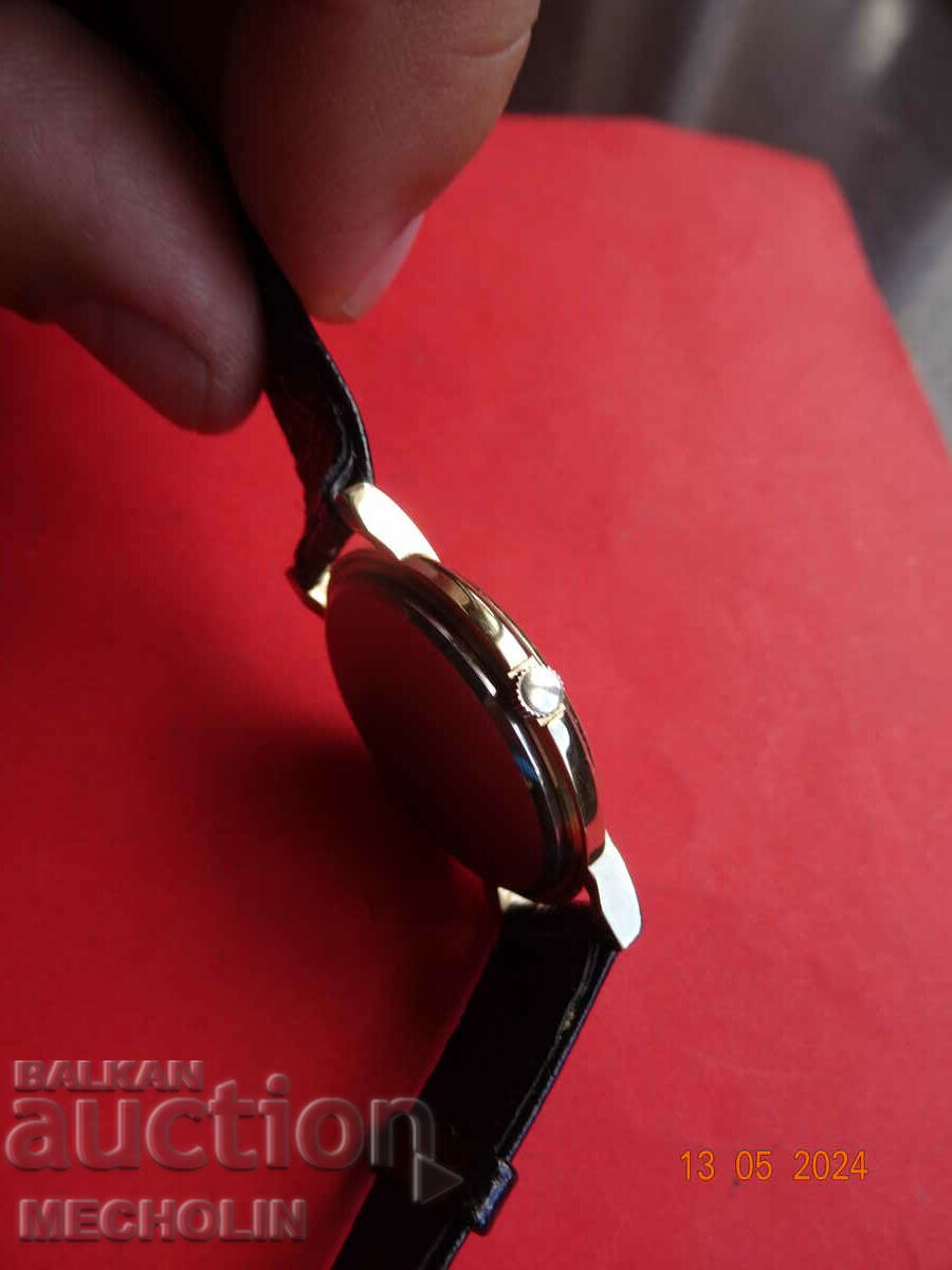 COLLECTIBLE RUSSIAN AMERICAN ZARITRON WATCH - 5 COLLECTIBLE RUSSIAN AMERICAN ZARITRON WATCH - 5