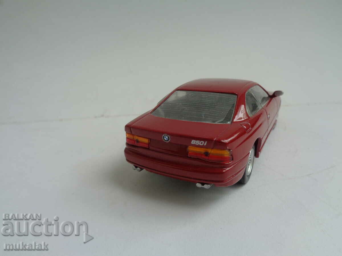 Delivery of 1:43 DEL PRADO BMW 850 STROLLER TOY MODEL Delivery of 1:43 DEL PRADO BMW 850 STROLLER TOY MODEL