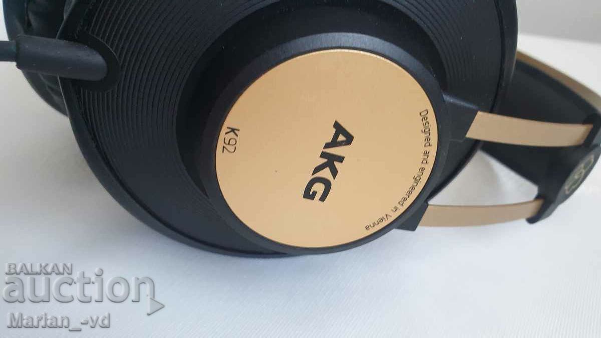Delivery of AKG K92 headphones