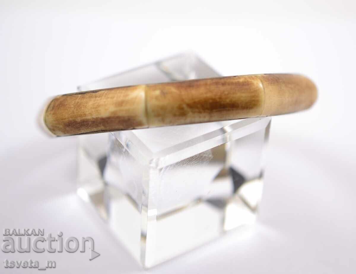 Гривна бронз и кост с цена 10.00 лв. | € 5.11 Гривна бронз и кост с цена 10.00 лв. | € 5.11