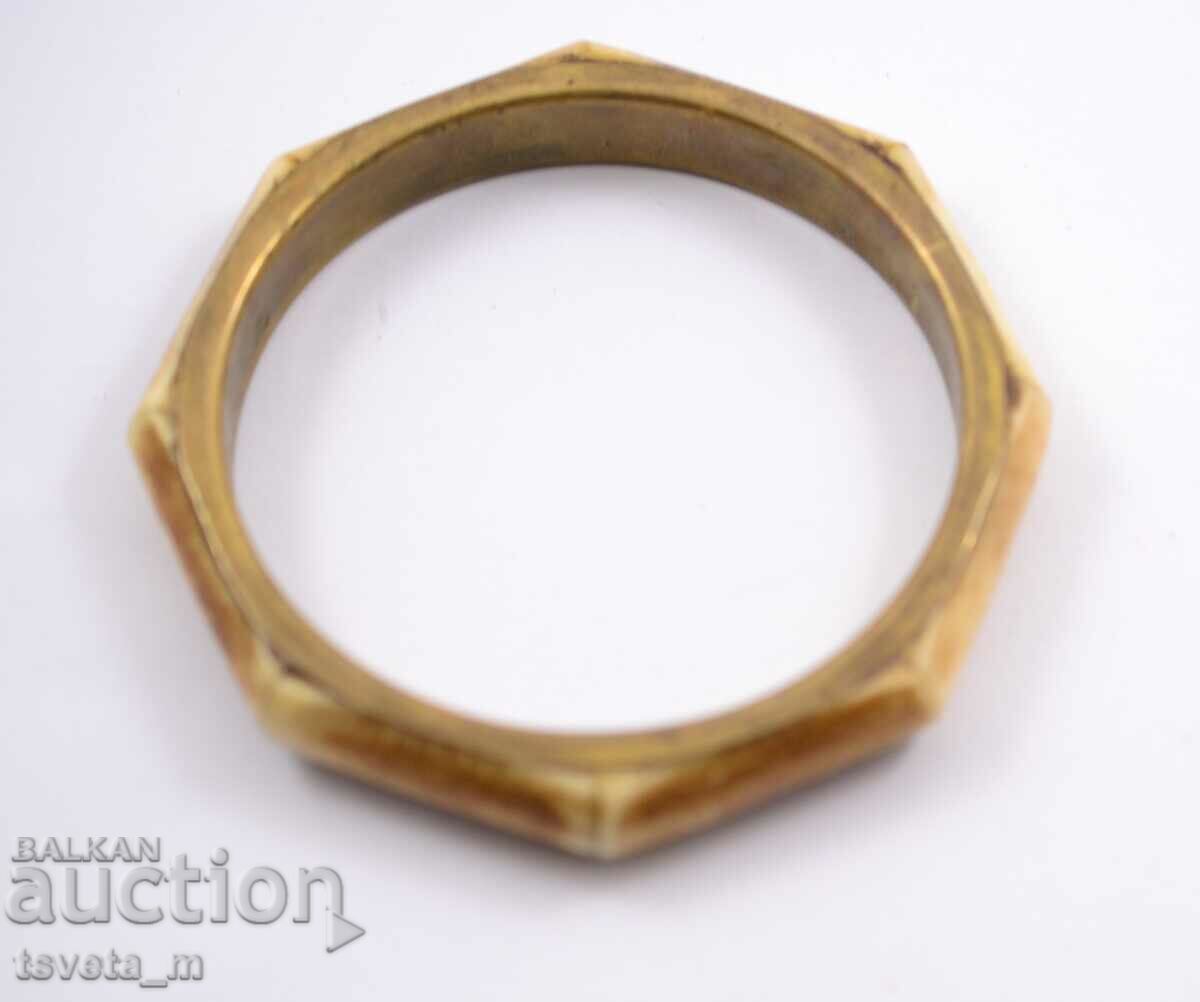 Доставка на Гривна бронз и кост Доставка на Гривна бронз и кост