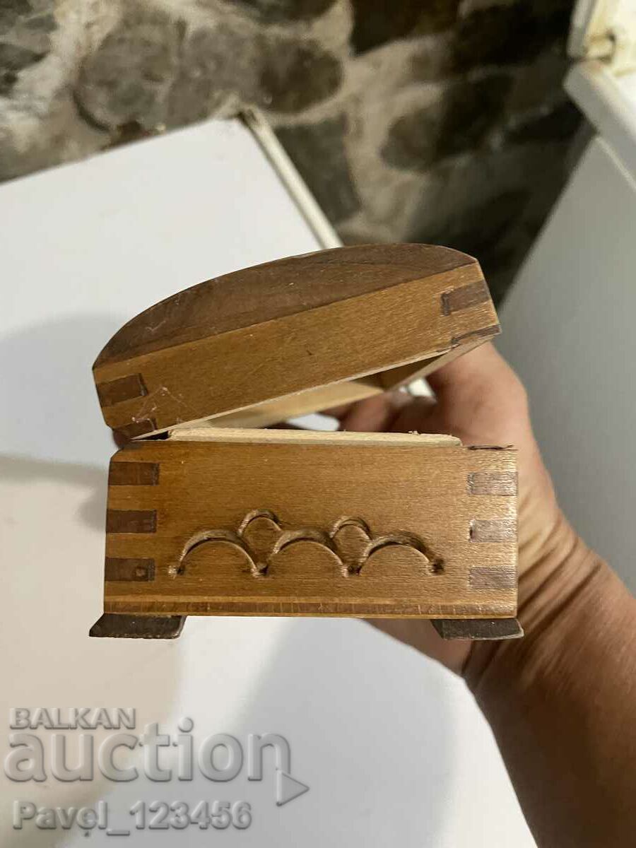 A small wooden box - 5 A small wooden box - 5