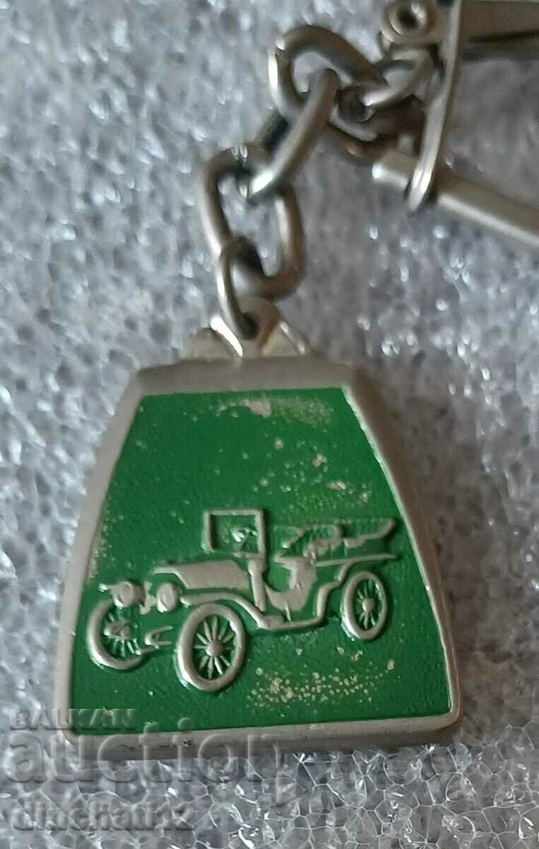 Delivery of Keychain. Vintage car service Greece - Auto Moto