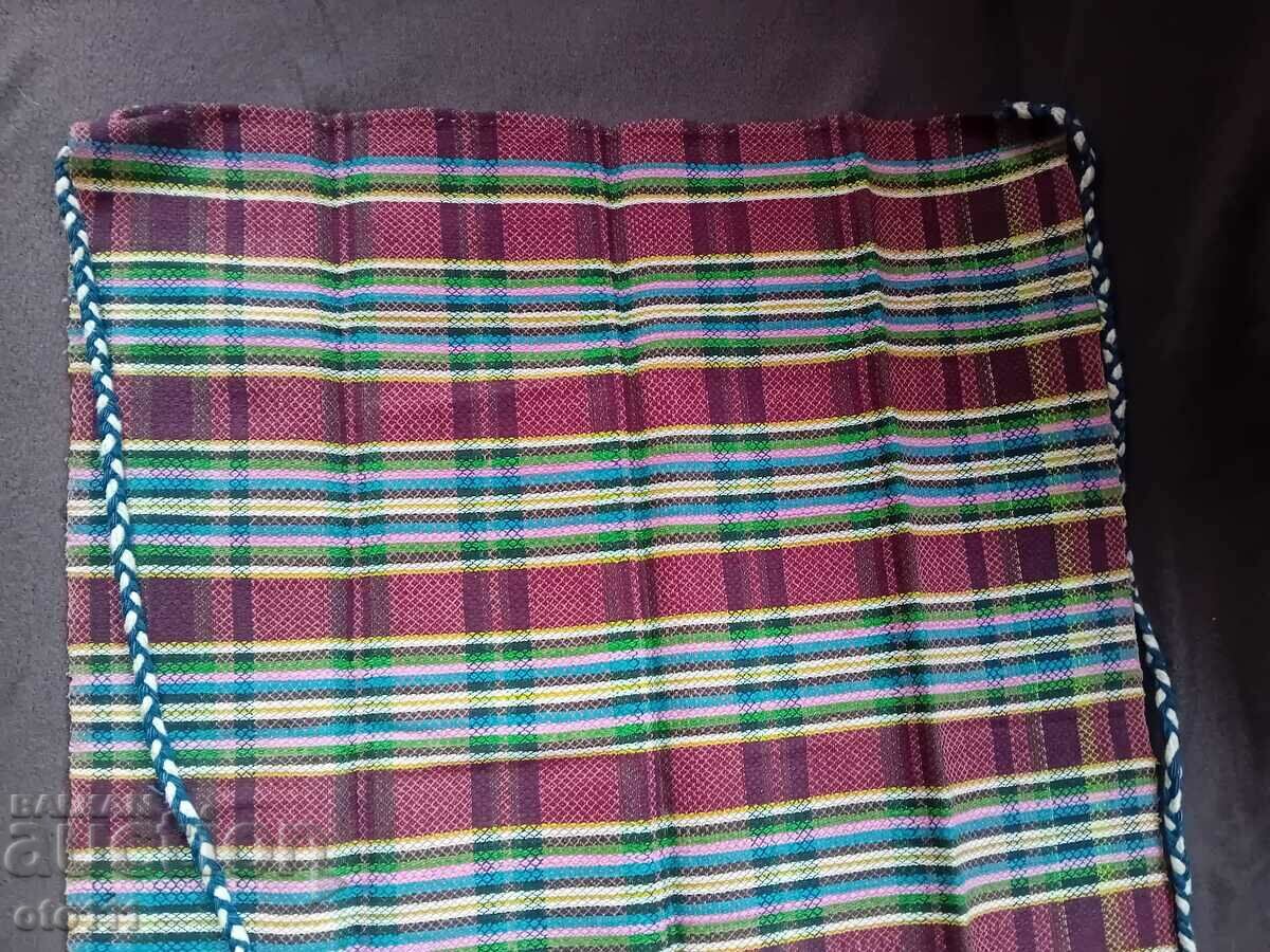 purtați un șorț vechi cu preț 20.00 BGN | € 10.23 purtați un șorț vechi cu preț 20.00 BGN | € 10.23