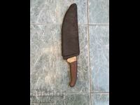 Ένα παλιό μαχαίρι με ένα μπαστούνι