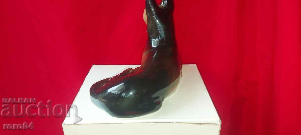 Delivery of GERMAN SHEPHERD - BEAUTIFUL PORCELAIN STATUETTE