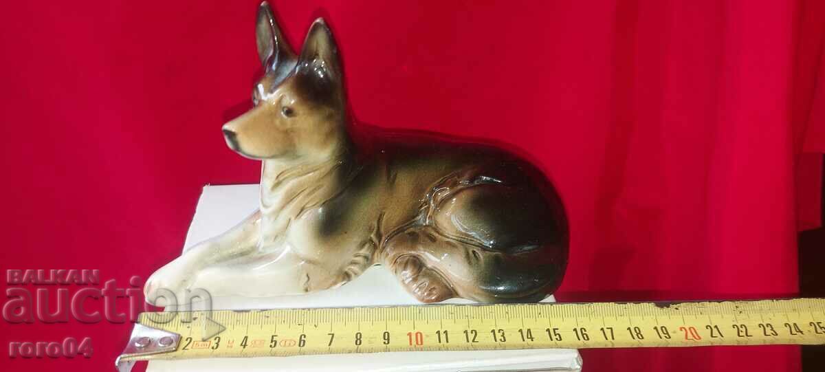 GERMAN SHEPHERD - BEAUTIFUL PORCELAIN STATUETTE - 5