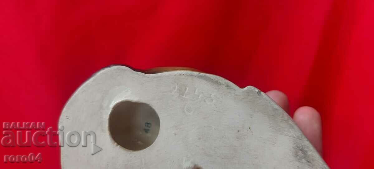 GERMAN SHEPHERD - BEAUTIFUL PORCELAIN STATUETTE - 7