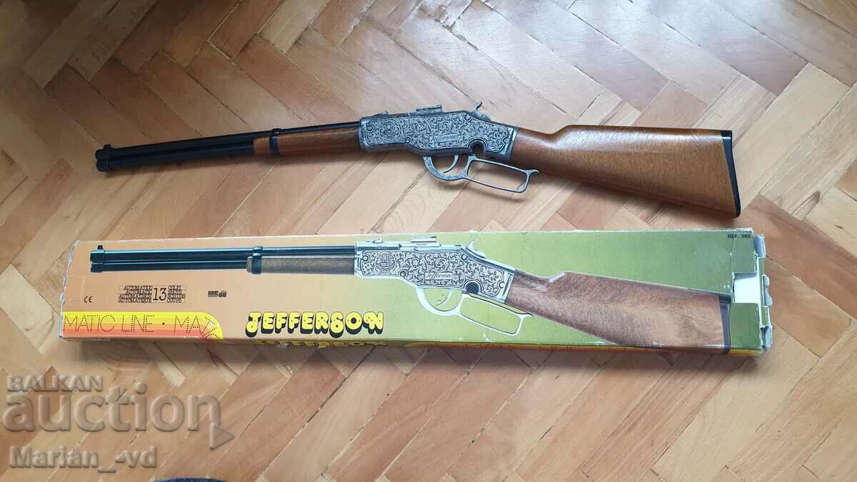 O pușcă italiană veche pentru copii