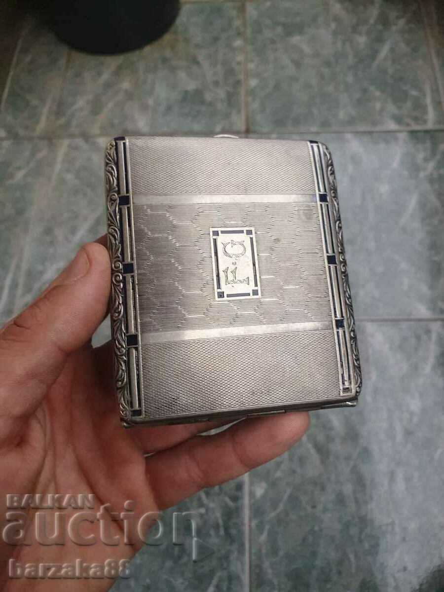 Snuffbox veche placată cu argint