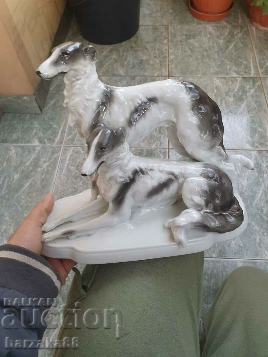 Porcelain figure Dogs Dog