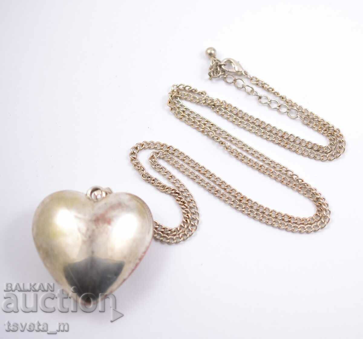 Chain with medallion, pendant, necklace with price 5.00 BGN | € 2.56 Chain with medallion, pendant, necklace with price 5.00 BGN | € 2.56