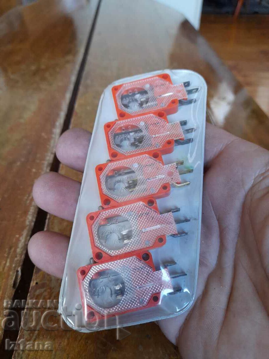 Old limit switch, switches with price 37.00 BGN | € 18.92 Old limit switch, switches with price 37.00 BGN | € 18.92