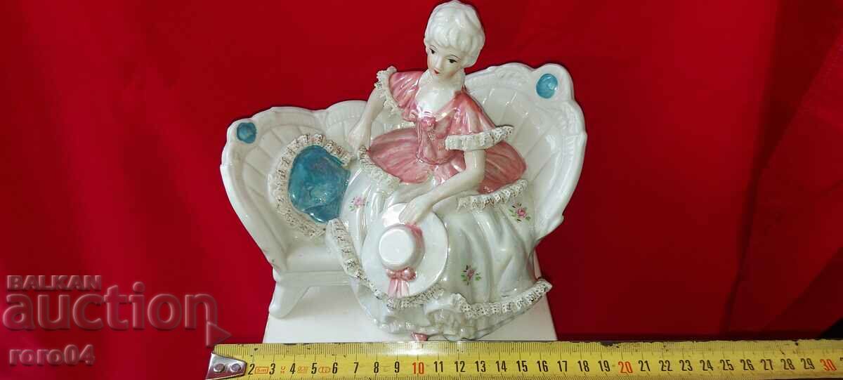 ПОРЦЕЛАНОВА СТАТУЕТКА - 6 ПОРЦЕЛАНОВА СТАТУЕТКА - 6