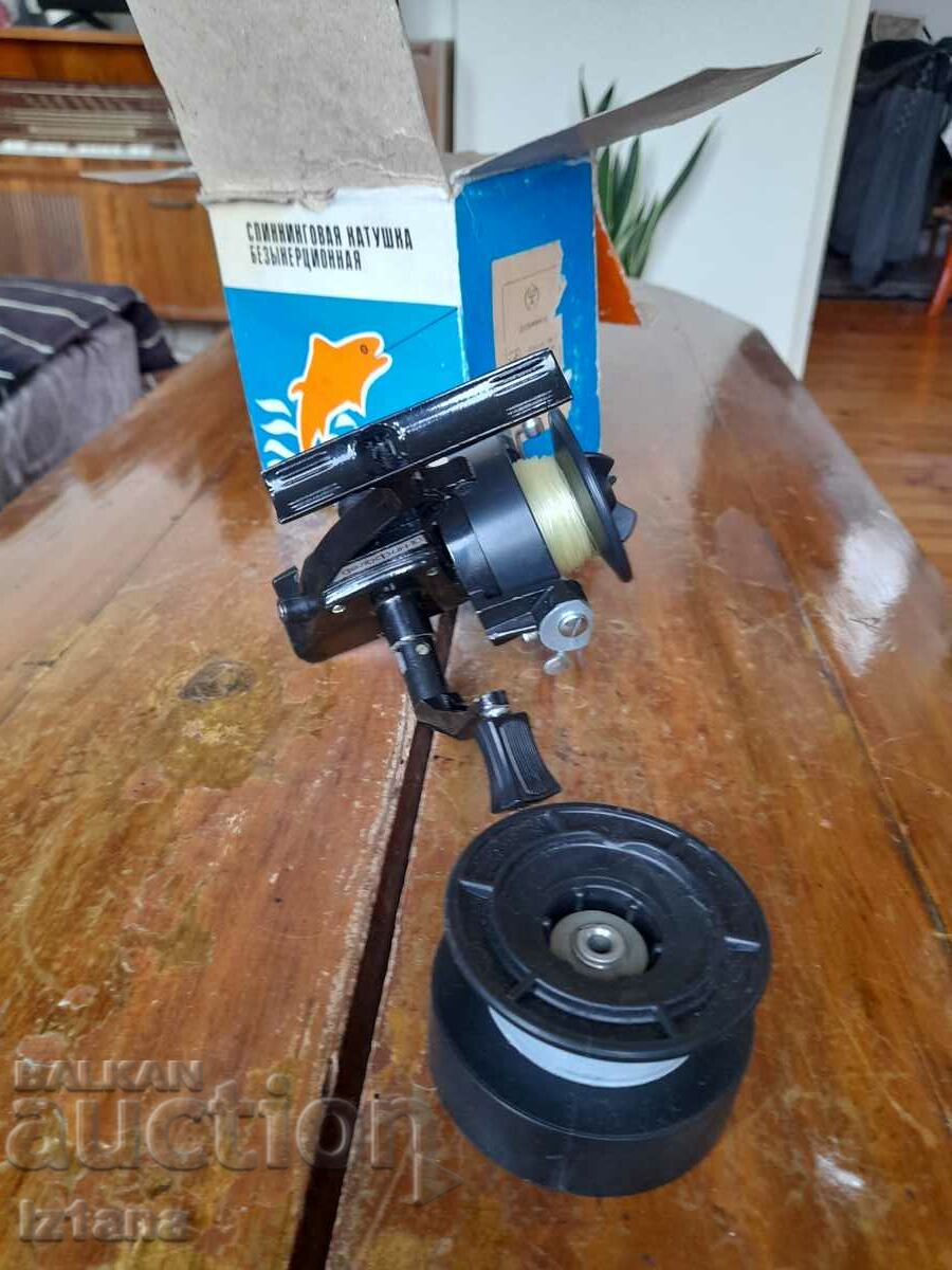 Old fishing reel Dolphin 10 with price 55.00 BGN | € 28.12 Old fishing reel Dolphin 10 with price 55.00 BGN | € 28.12