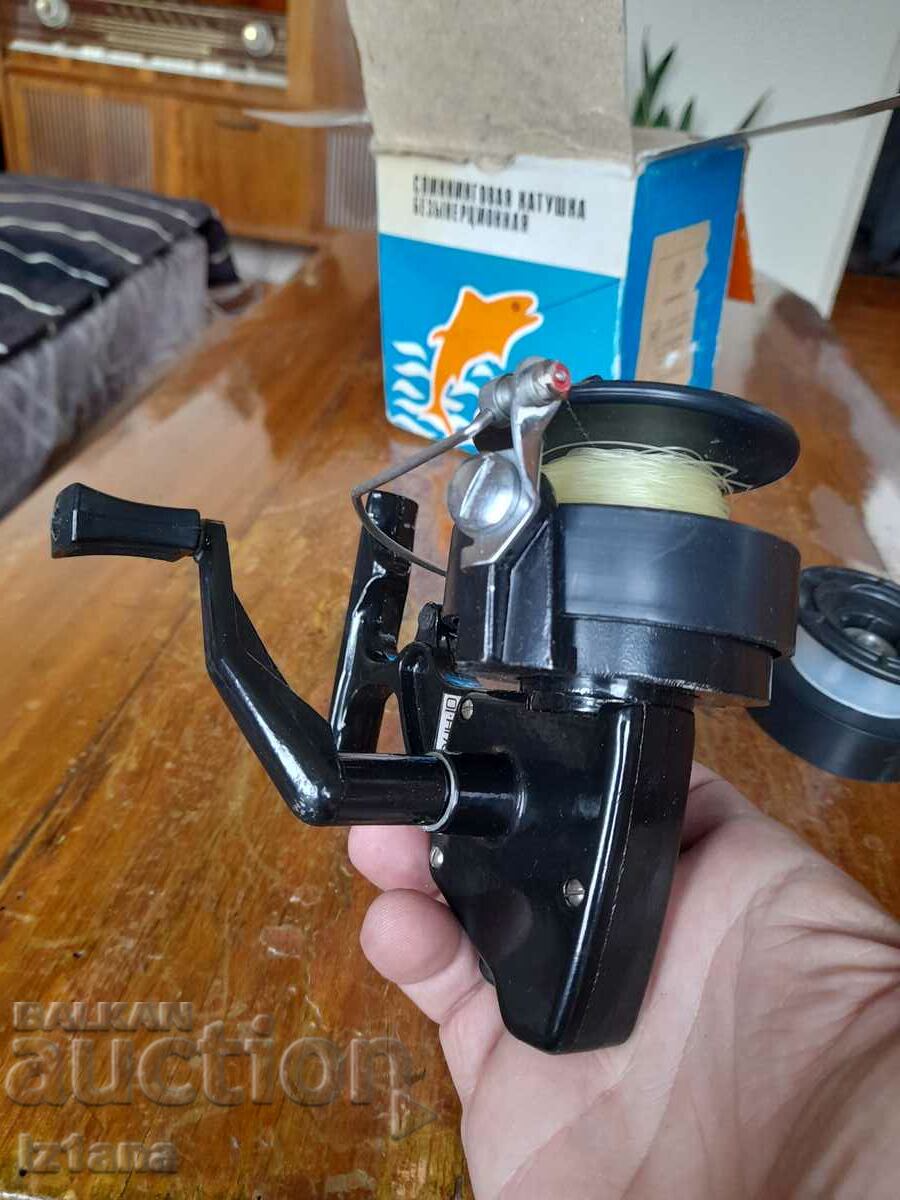 Old fishing reel Dolphin 10 - 7 Old fishing reel Dolphin 10 - 7