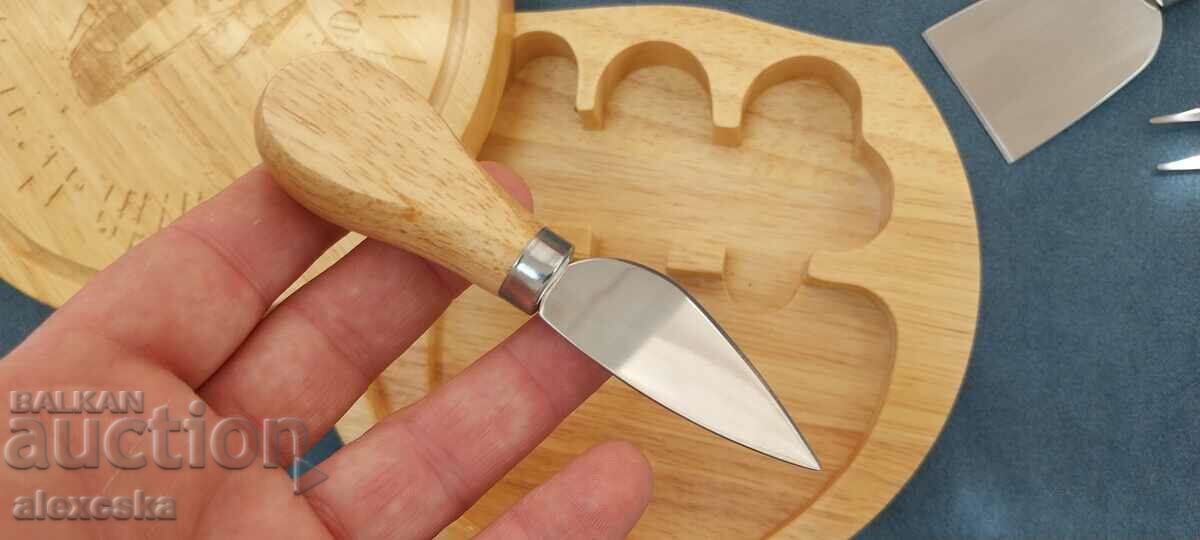 Delivery of Combination cheese set Delivery of Combination cheese set