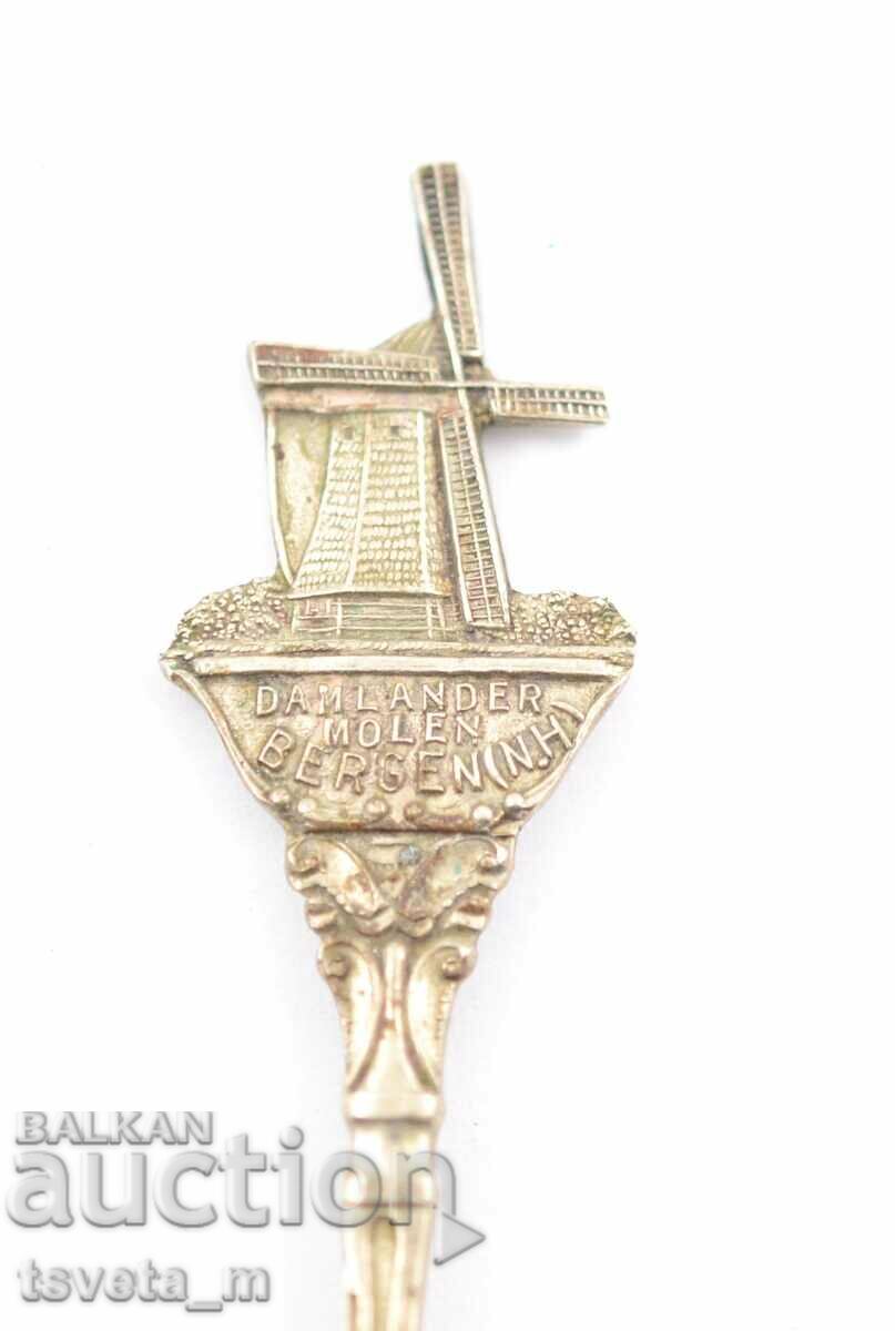 Auction Collector spoon Auction Collector spoon