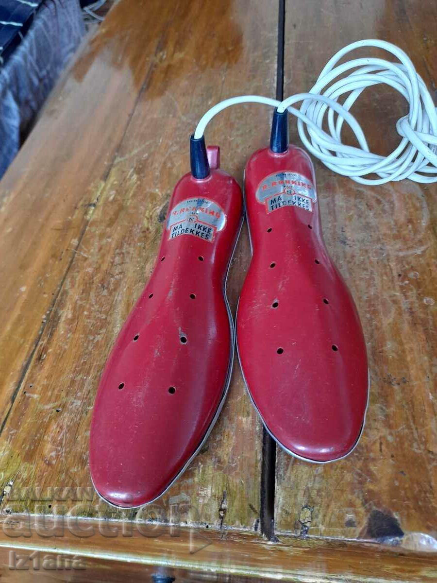 Old device for drying shoes, dryers with price 50.00 BGN | € 25.56