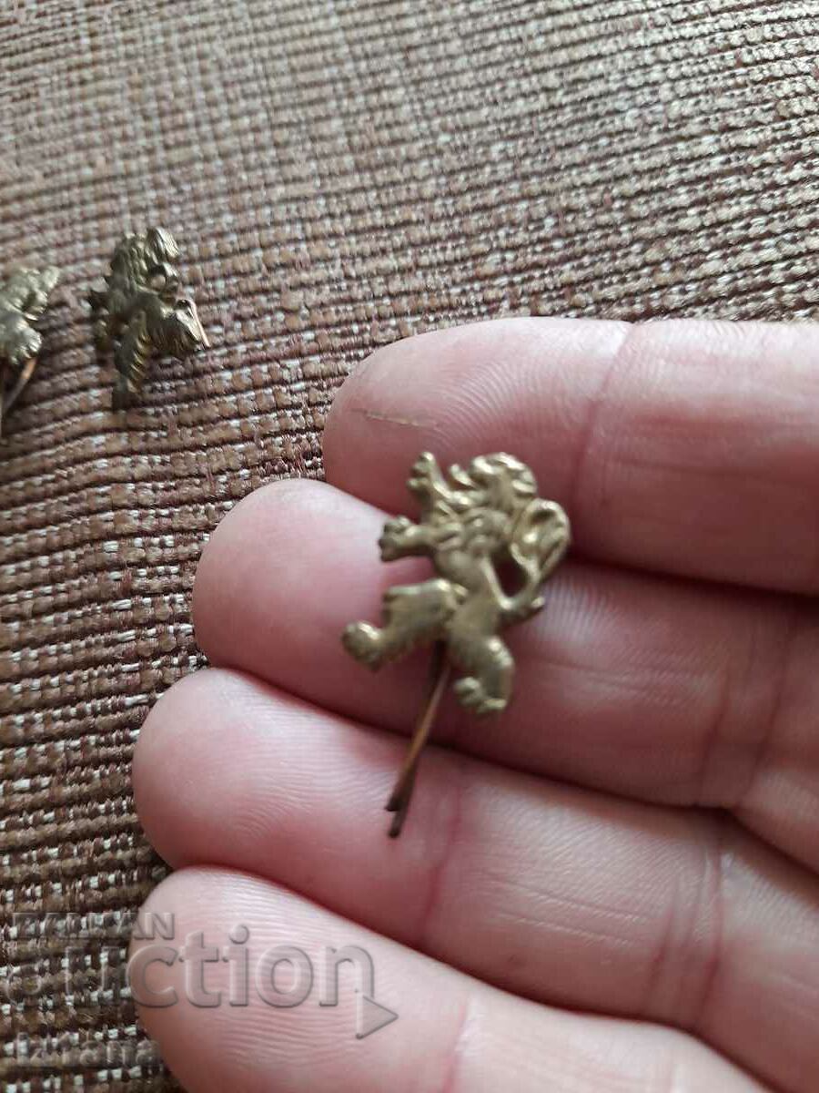 Auction Old cockade, lion, lion cub Auction Old cockade, lion, lion cub