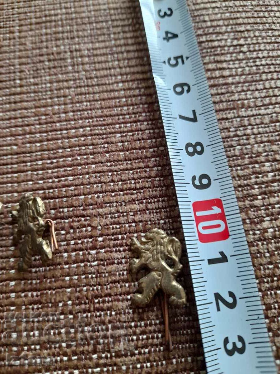 Delivery of Old cockade, lion, lion cub Delivery of Old cockade, lion, lion cub