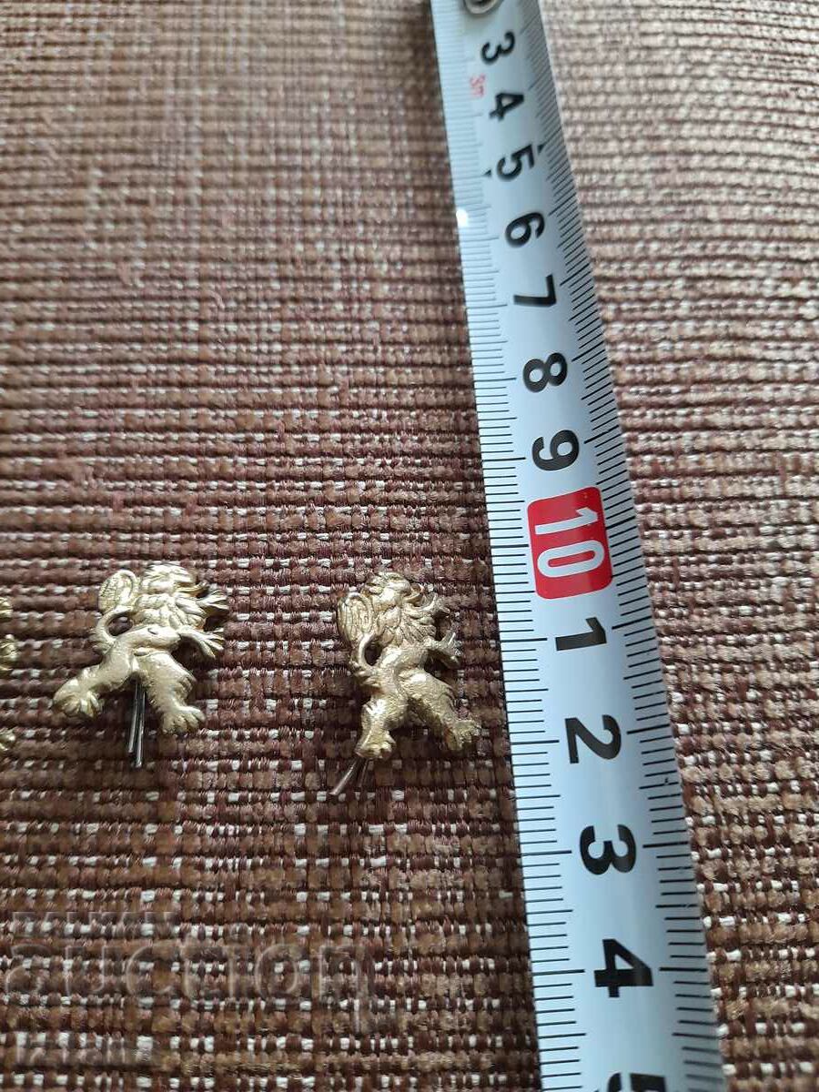 Auction Old cockade, lion, lion cub Auction Old cockade, lion, lion cub