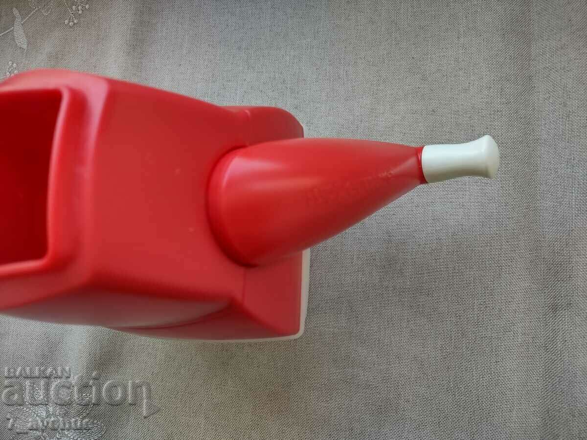 Auction Nut grinder, Tupperware, indispensable helper Auction Nut grinder, Tupperware, indispensable helper