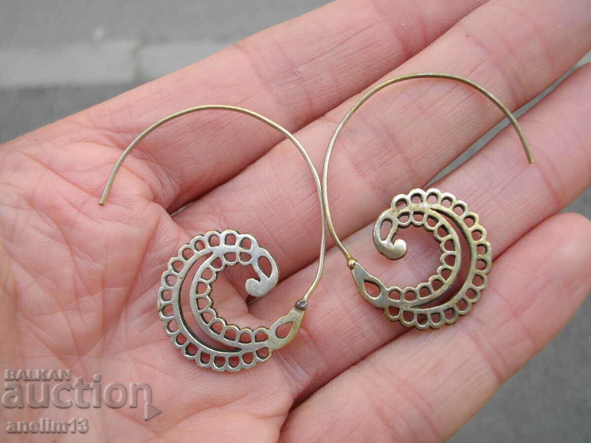 Auction  OLD EARRINGS